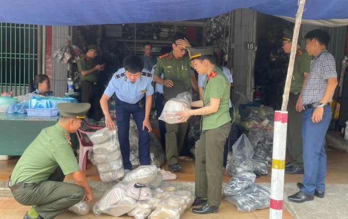Phát hiện 350 đôi giày dép nghi giả mạo thương hiệu nổi tiếng tại Quảng Trị